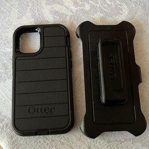 iPhone 12 Mini Defender OtterBox in Black